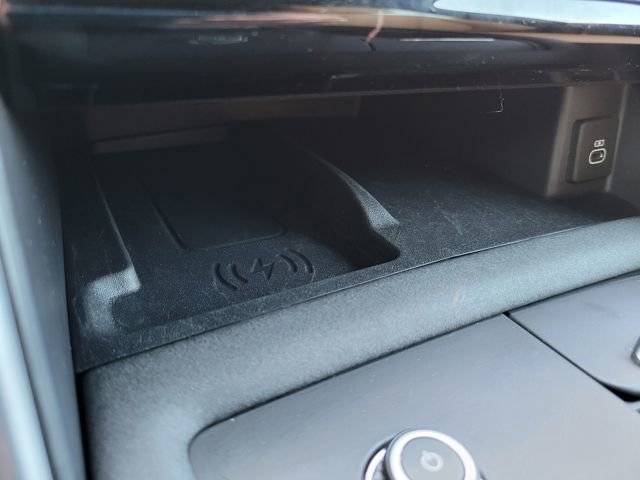 Used 2025 Land Rover Discovery Dynamic SE AWD/4WD image 37
