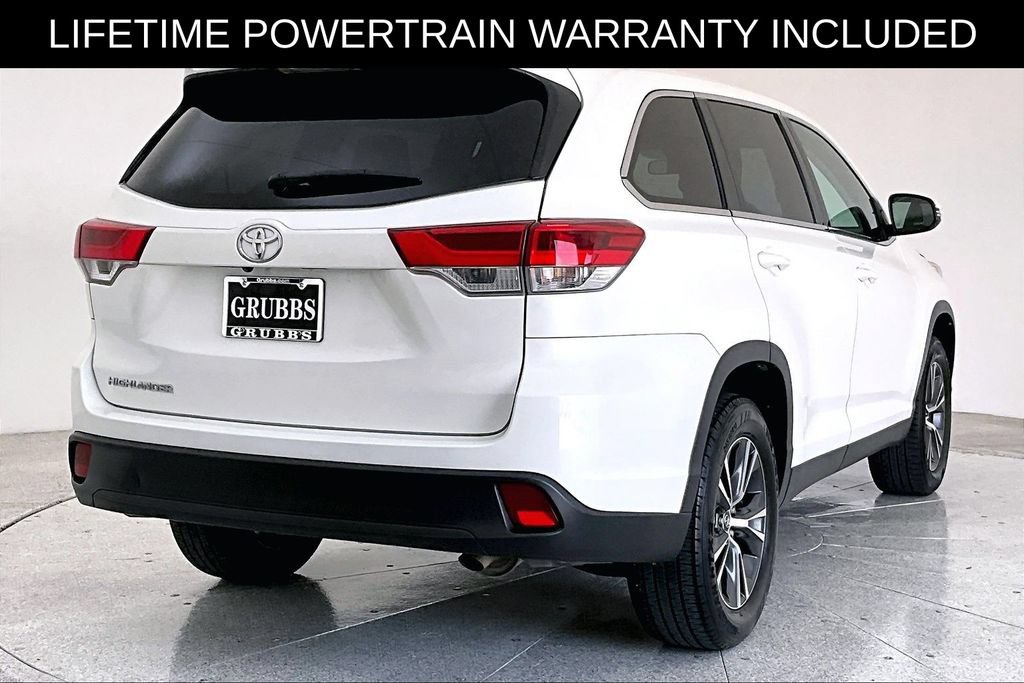 Used 2019 Toyota Highlander LE FWD image 2
