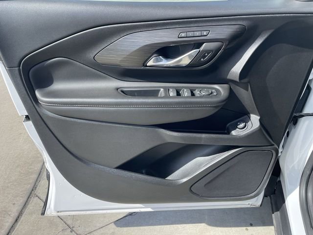 Used 2023 GMC Terrain SLT image 21