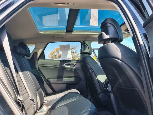 Certified 2025 Kia Sportage SX image 18