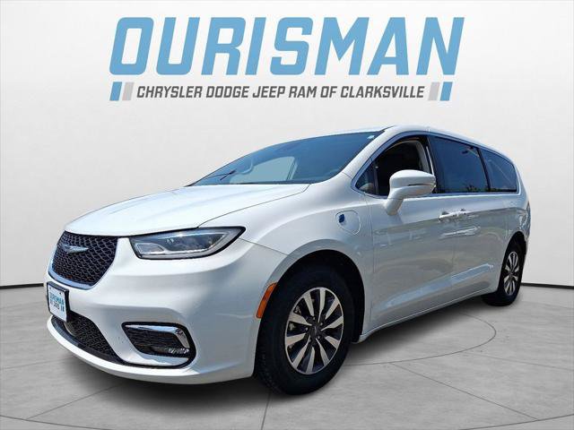 Certified 2022 Chrysler Pacifica Touring-L FWD image 3