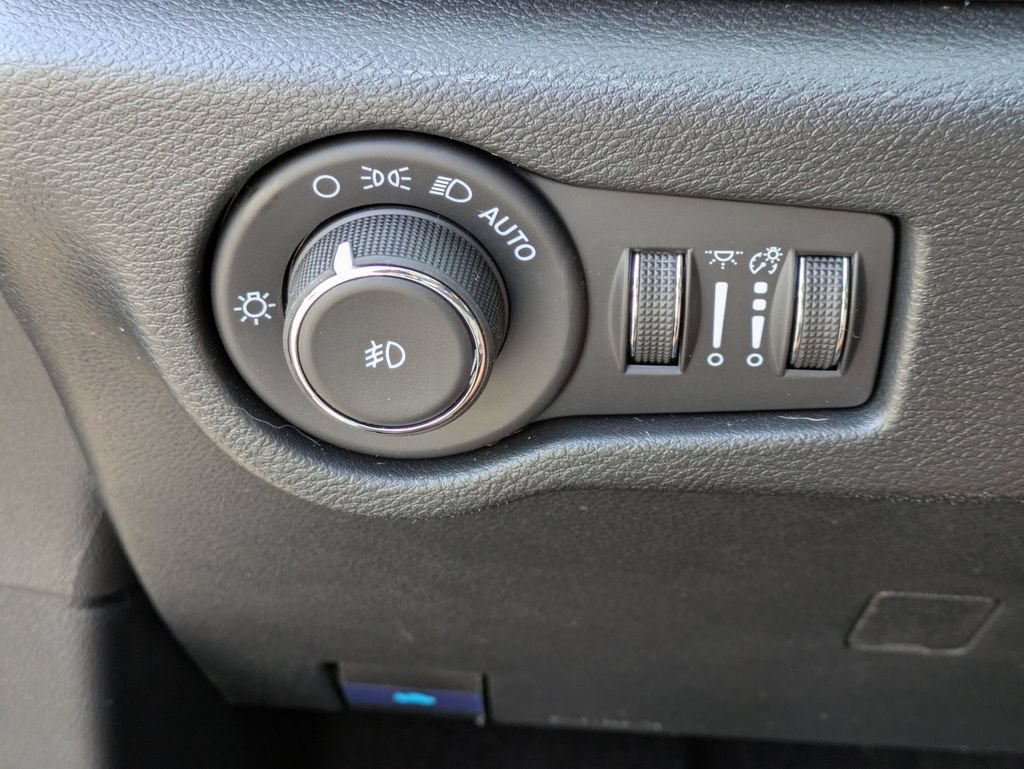 New 2026 Chrysler Pacifica Limited FWD image 17