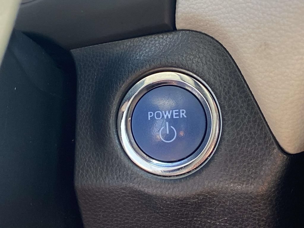 Used 2021 Toyota RAV4 XLE Premium AWD/4WD image 28