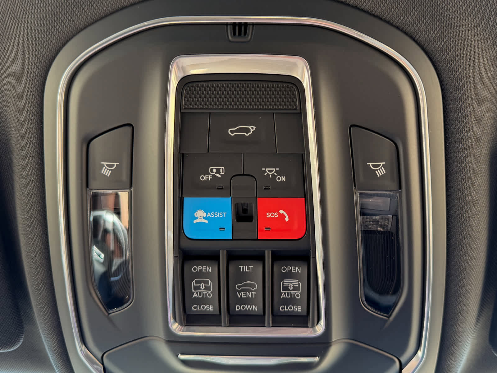 New 2025 Jeep Grand Cherokee L Limited w/ Luxury Tech Group II image 32