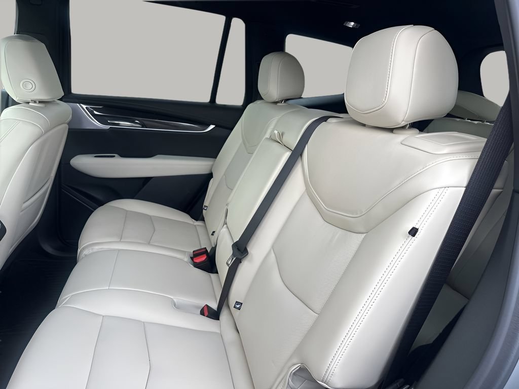 New 2025 Cadillac XT6 Sport w/ Technology Package AWD/4WD image 17