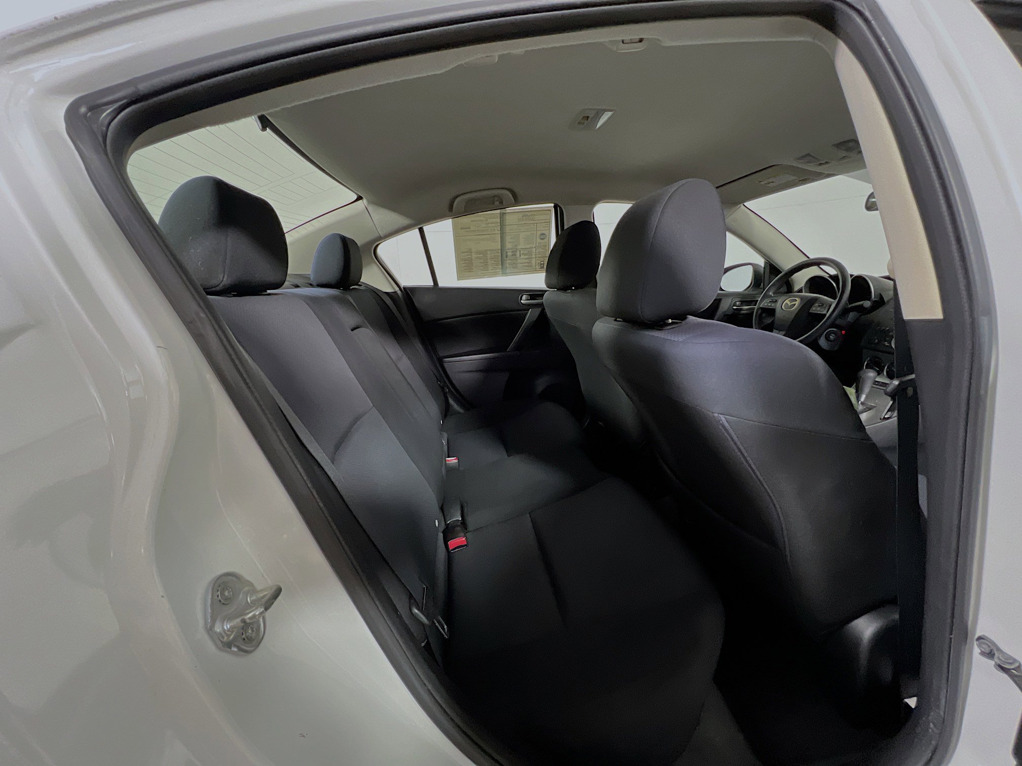 Used 2011 MAZDA MAZDA3 i Touring image 32