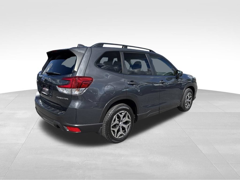 Used 2021 Subaru Forester Premium AWD/4WD image 6