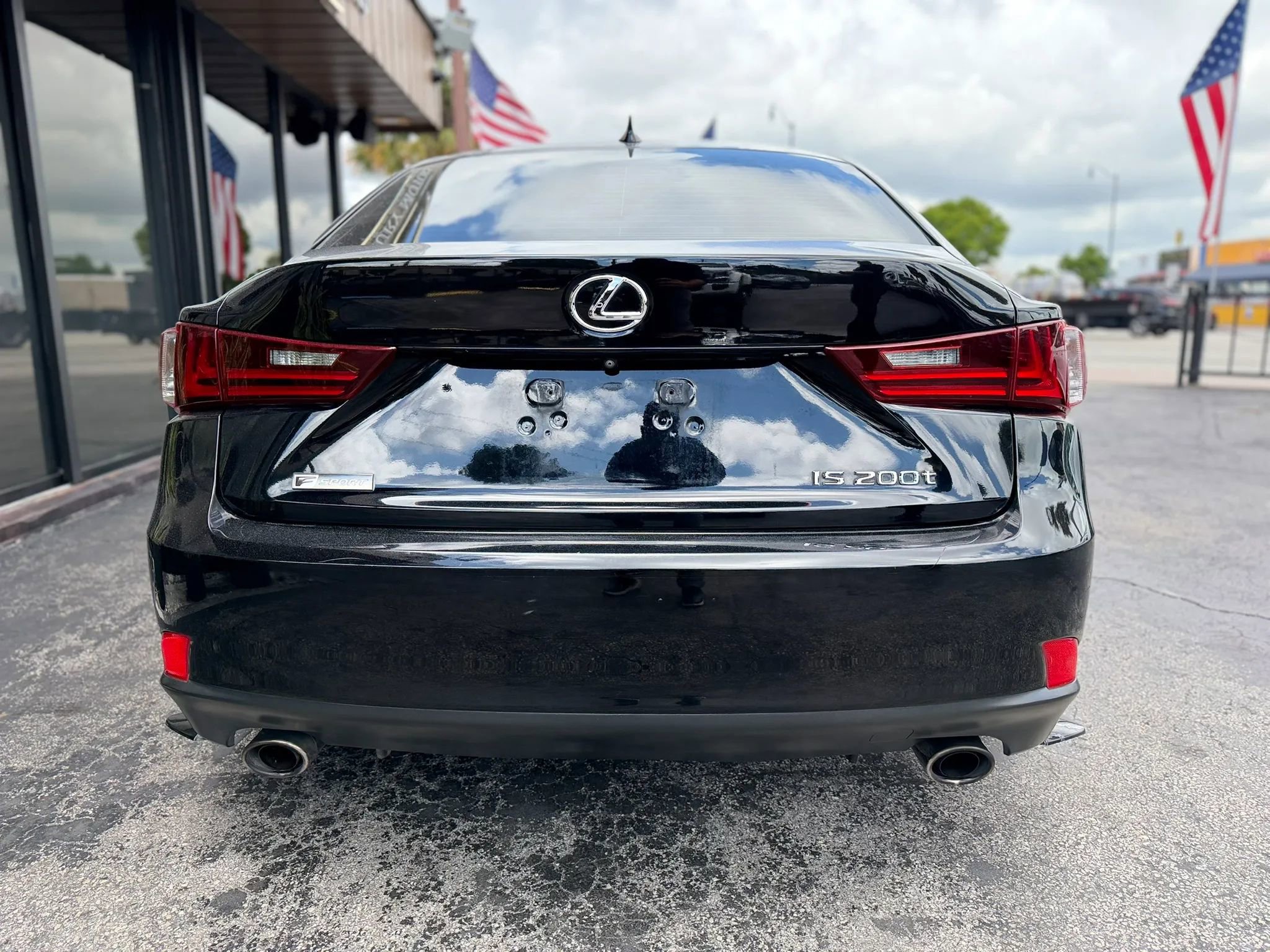 Used 2016 Lexus IS 200t w/ F Sport Package RWD image 10