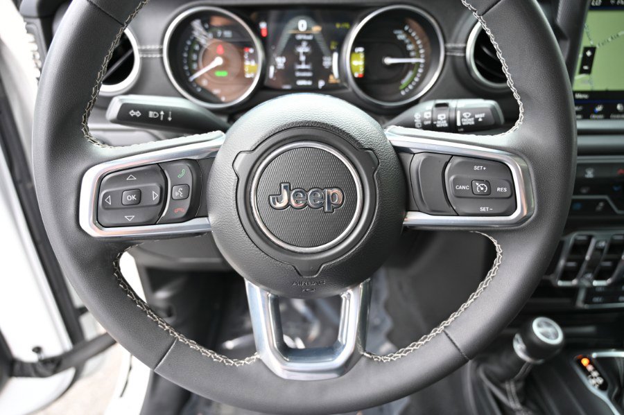 Used 2023 Jeep Wrangler Sahara image 27
