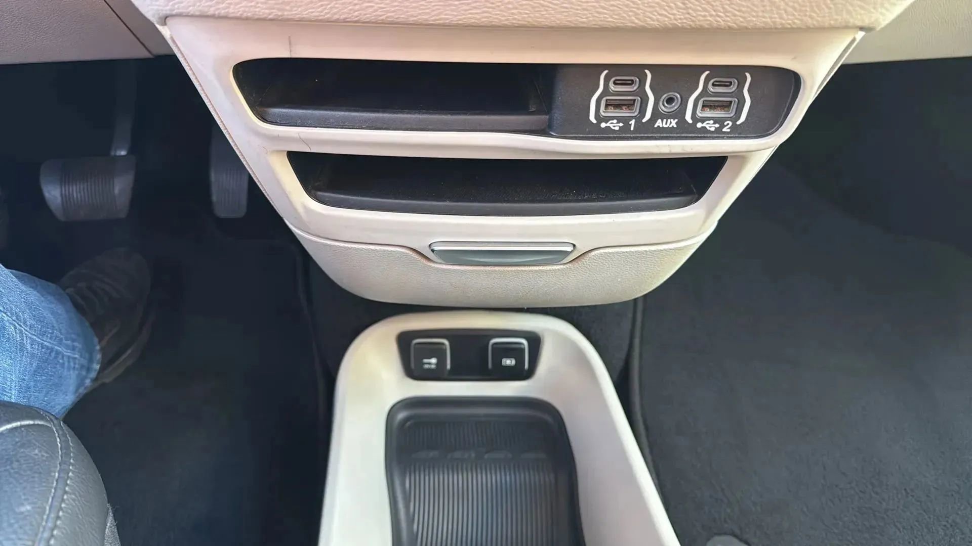 Used 2021 Chrysler Pacifica Touring-L image 19