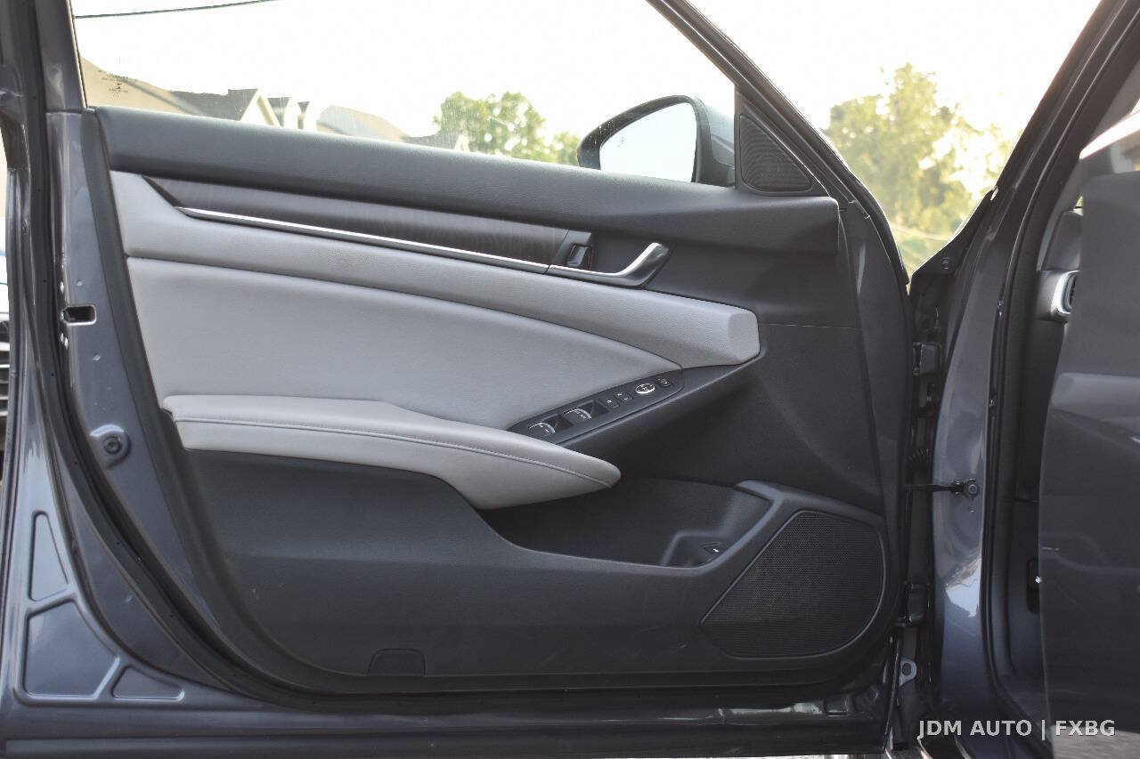 Used 2018 Honda Accord EX image 8