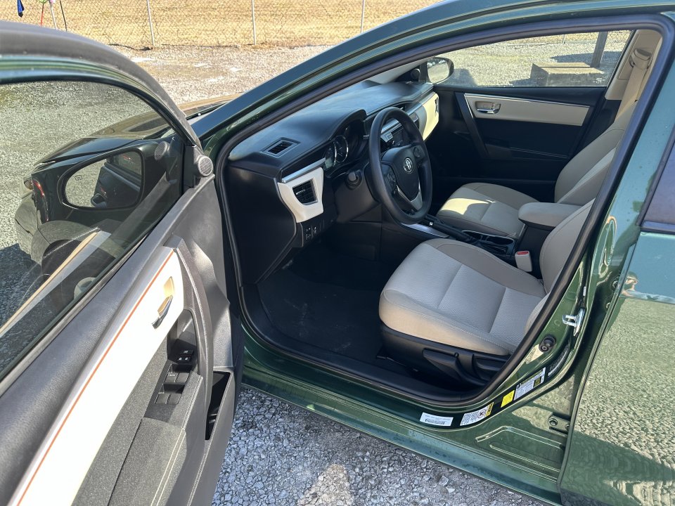 Used 2015 Toyota Corolla LE image 14