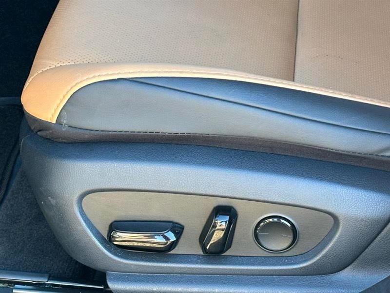 Used 2024 Lexus ES 350 w/ Premium Package image 17