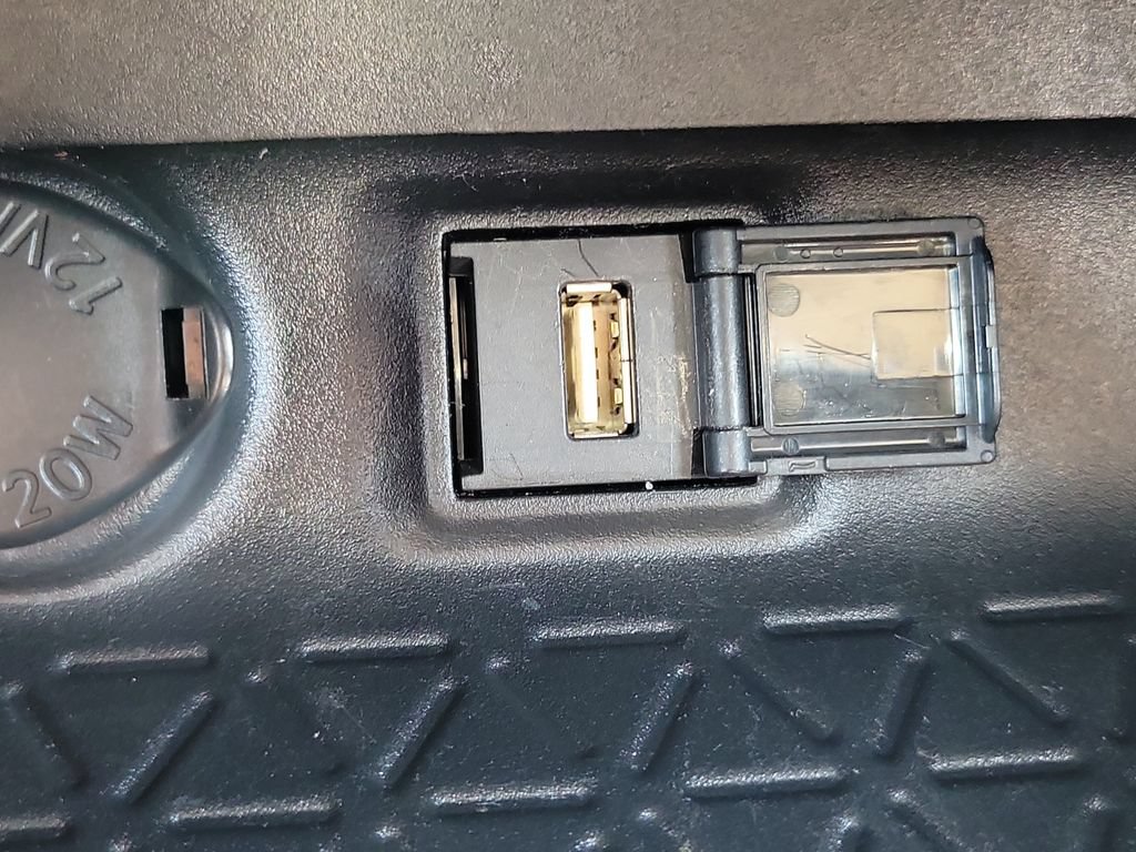 Used 2022 Toyota RAV4 LE FWD image 33