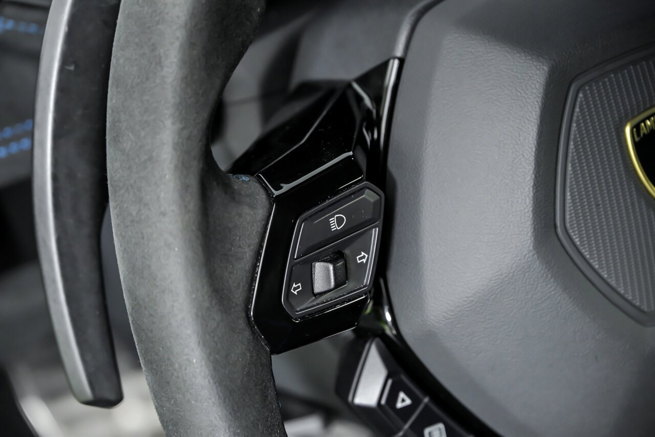 Used 2022 Lamborghini Huracan STO RWD image 23