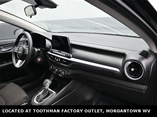 Used 2023 Kia Forte LXS w/ LXS Technology Package image 9