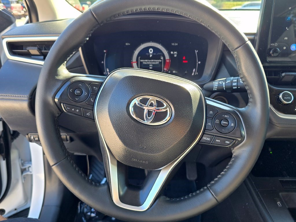 Used 2026 Toyota Corolla Cross LE FWD image 17