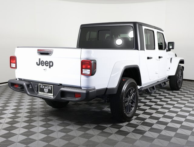 Used 2024 Jeep Gladiator Sport image 5