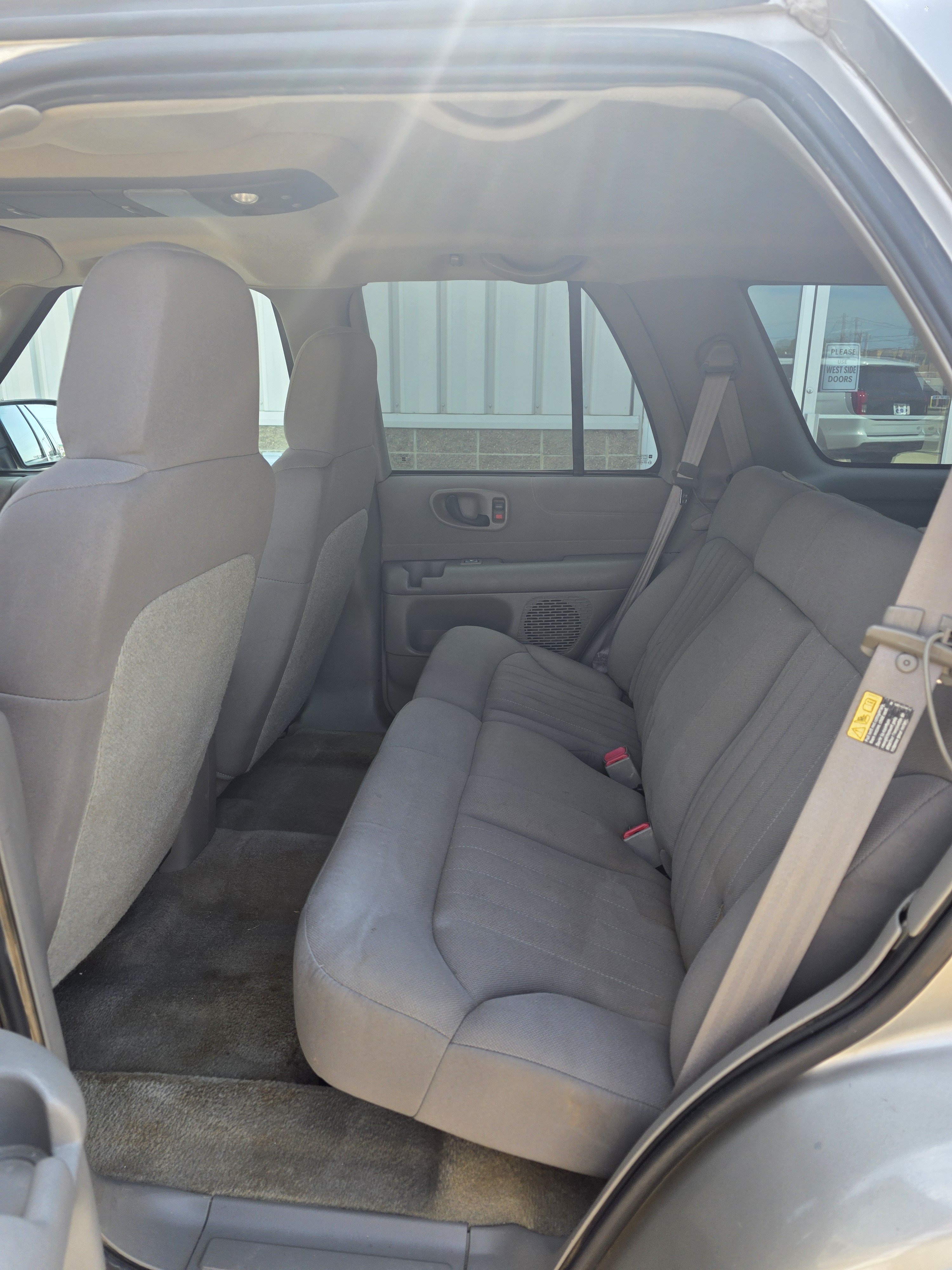 Used 2004 Chevrolet Blazer LS w/ Preferred Equipment Group AWD/4WD image 6