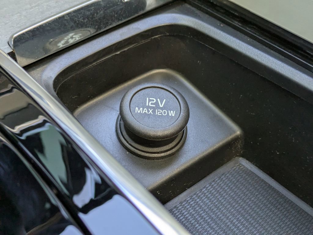 Certified 2024 Volvo S60 B5 Ultimate w/ Climate Package image 28