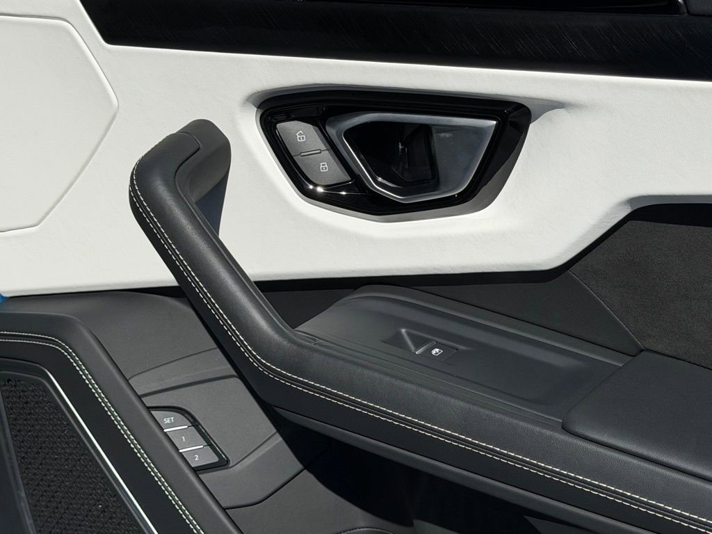 Used 2024 Lamborghini Urus S image 37