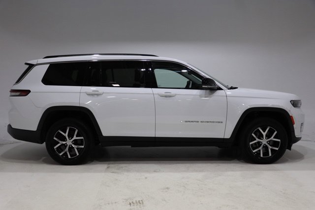 Used 2023 Jeep Grand Cherokee L Limited w/ Luxury Tech Group II AWD/4WD image 8
