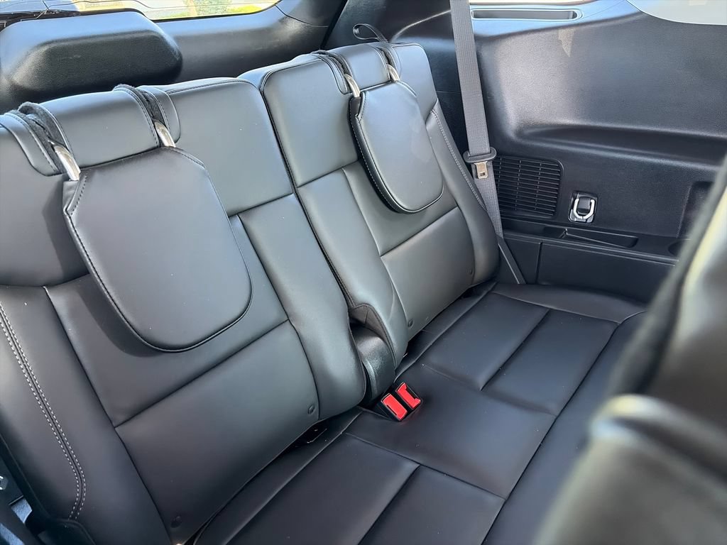 Used 2024 Ford Explorer XLT w/ Equipment Group 202A AWD/4WD image 33