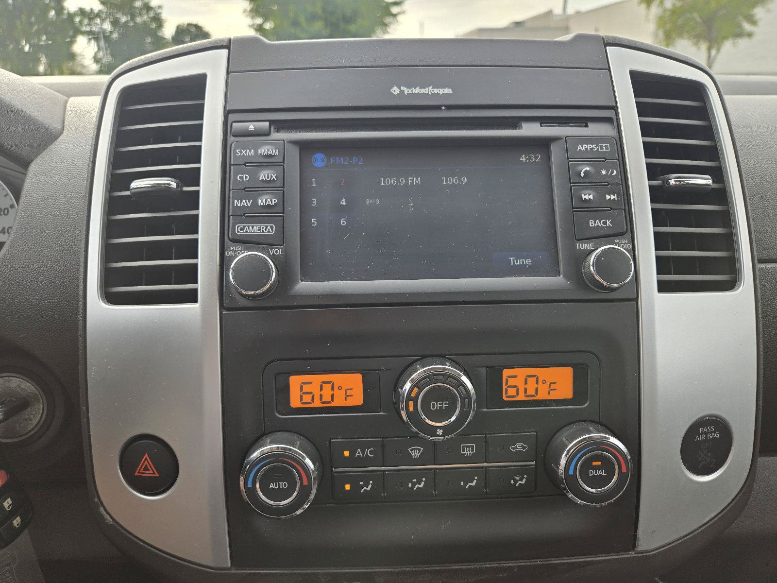 Used 2014 Nissan Frontier PRO-4X w/ Pro-4x Luxury Package AWD/4WD image 18