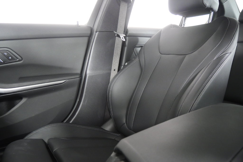 Certified 2026 BMW 330i Sedan RWD image 22
