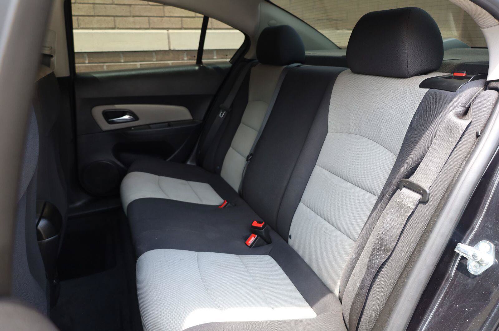 Used 2016 Chevrolet Cruze LS FWD image 21