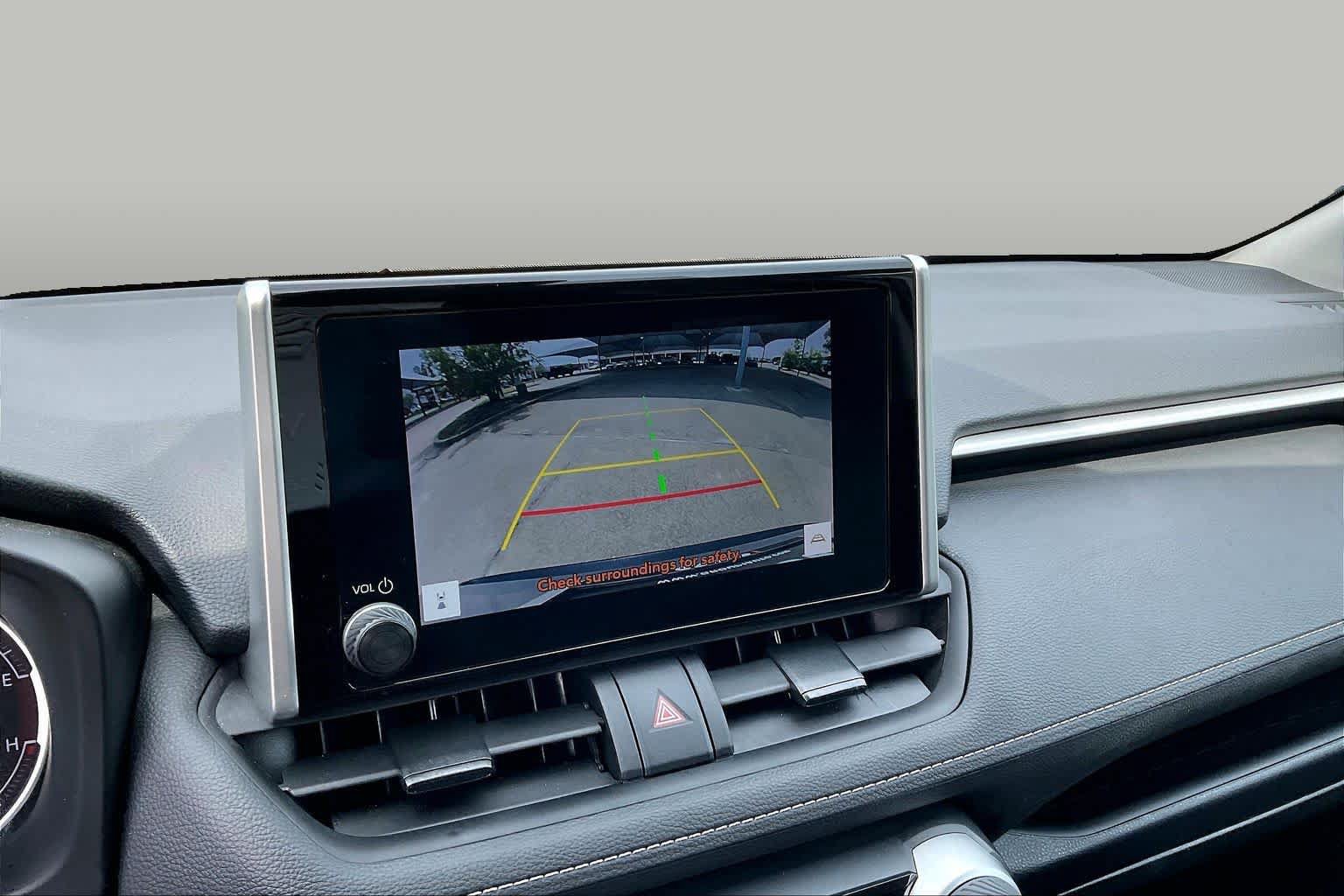 Used 2025 Toyota RAV4 XLE FWD image 51