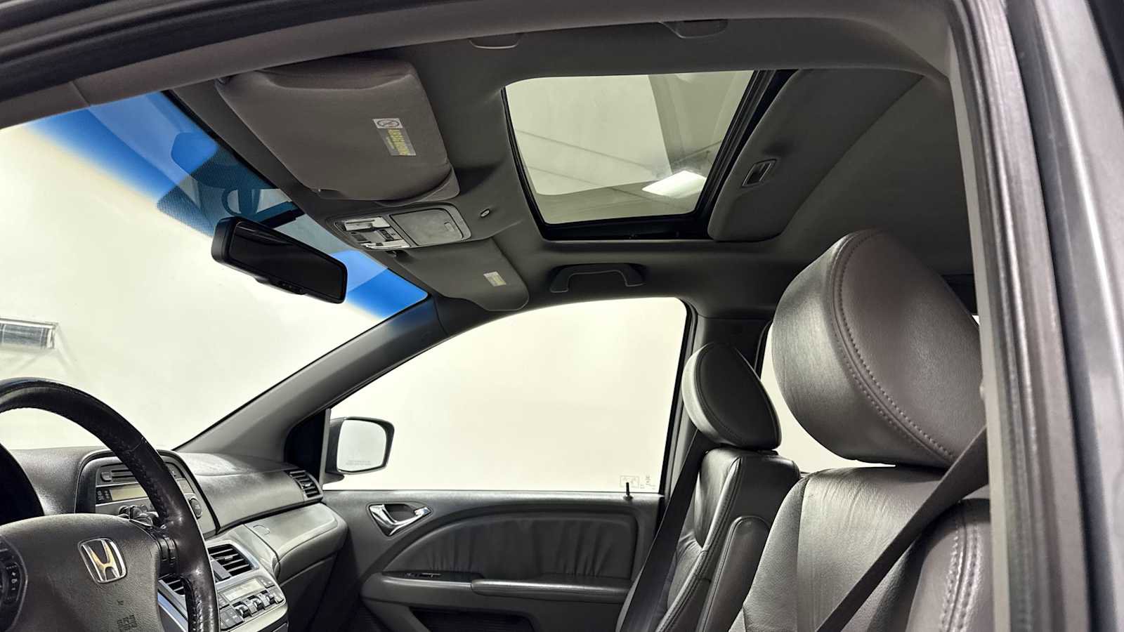 Used 2010 Honda Odyssey EX-L image 24