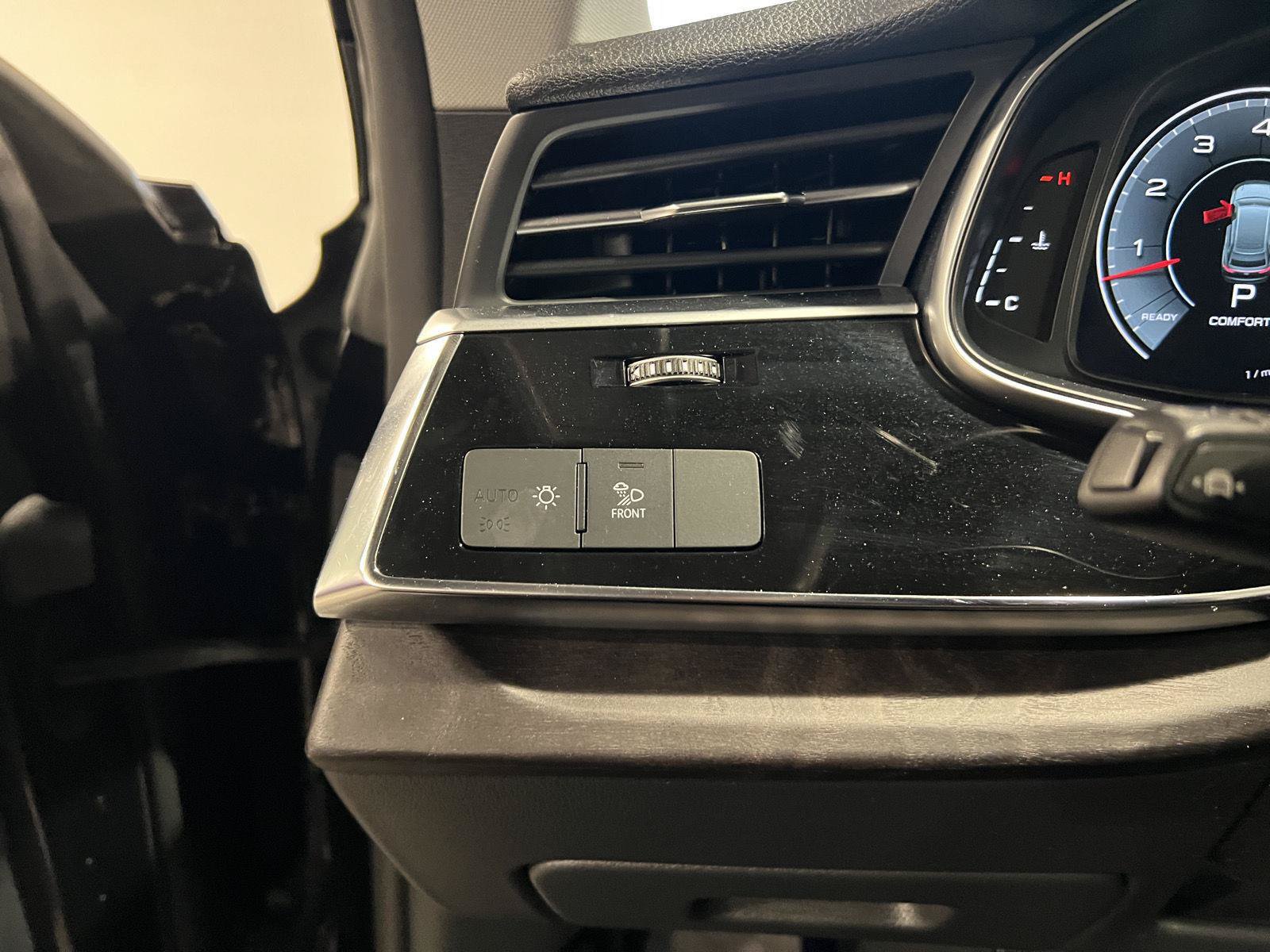 Used 2023 Audi Q8 Premium Plus w/ Premium Plus Package AWD/4WD image 15