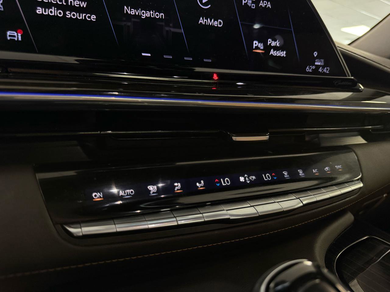 Used 2021 Cadillac Escalade Sport w/ Driver Assist Tech Package AWD/4WD image 24