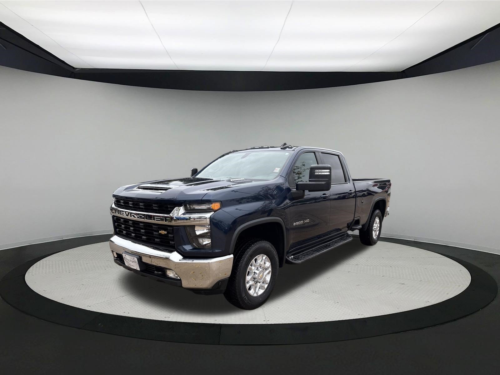Used 2021 Chevrolet Silverado 2500 LT w/ Convenience Package AWD/4WD image 3