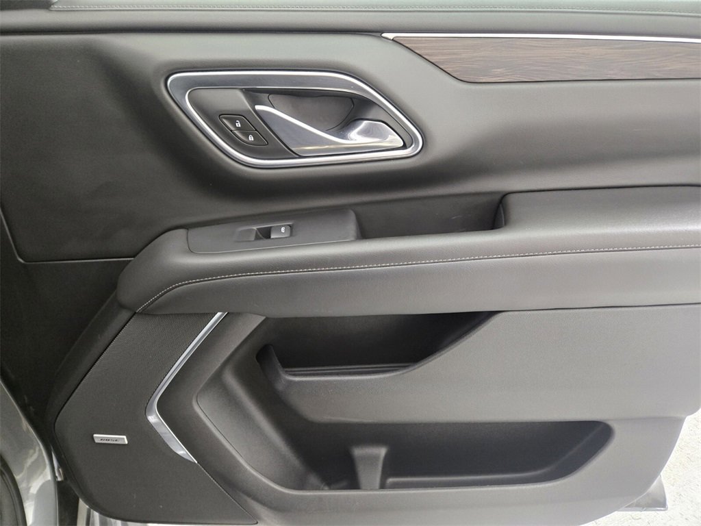 Used 2021 Chevrolet Tahoe LT w/ LT Signature Package image 23