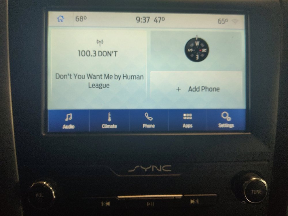 Used 2020 Ford Fusion SE FWD image 25