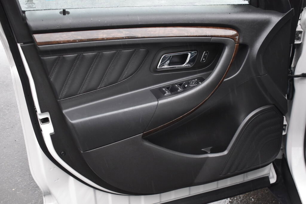 Used 2017 Ford Taurus Limited image 14