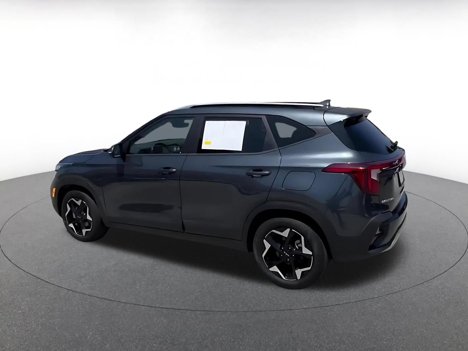 Used 2025 Kia Seltos S FWD image 10