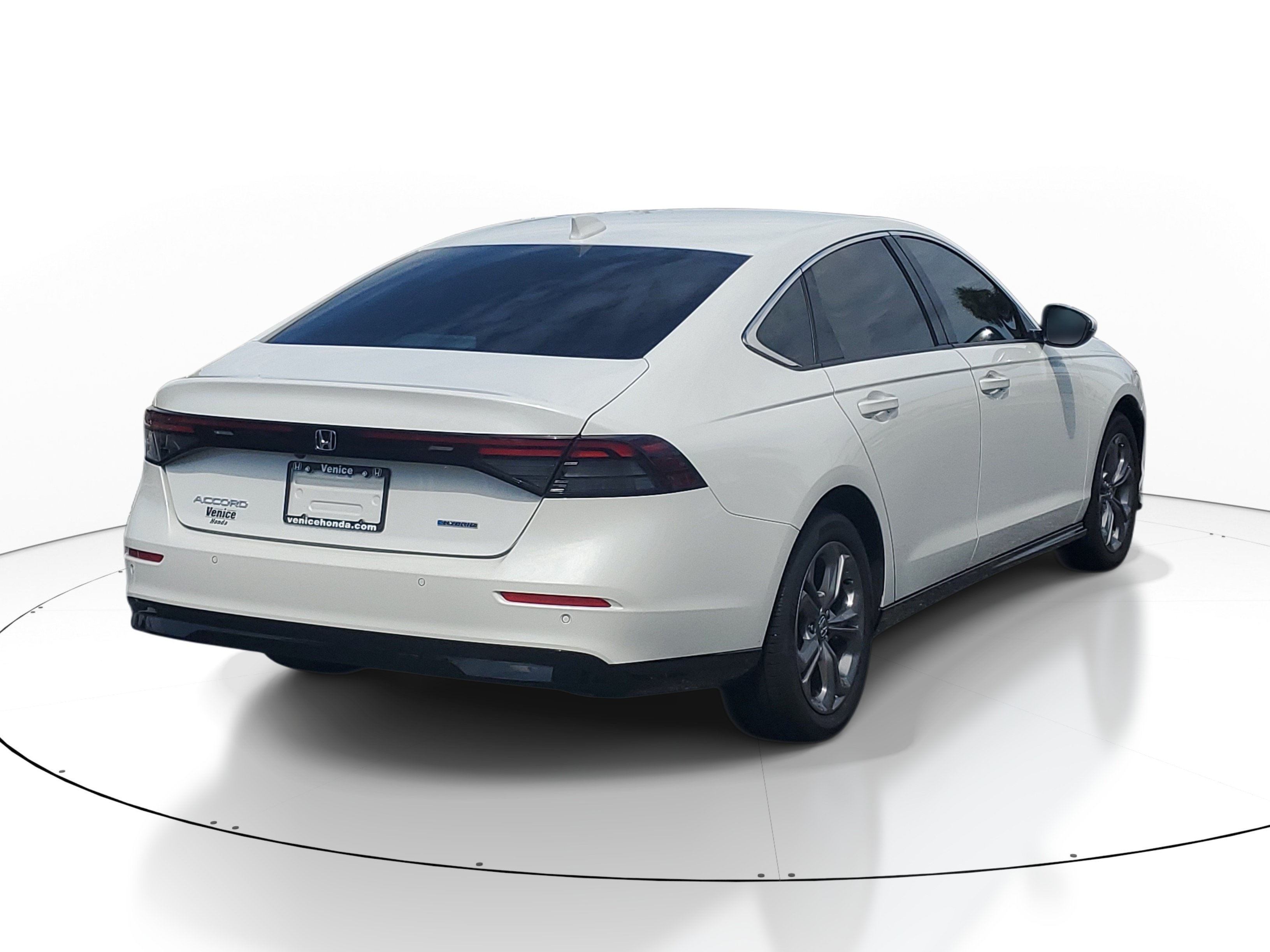 Used 2024 Honda Accord EX-L image 6