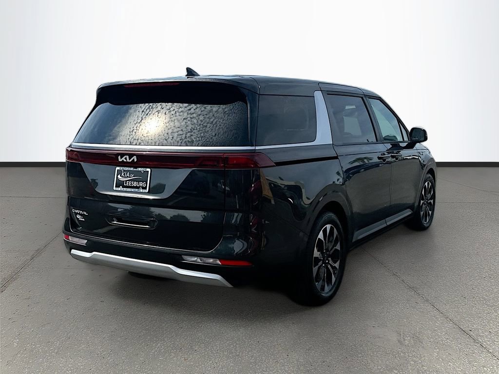 Used 2024 Kia Carnival EX FWD image 7