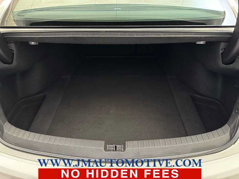 Used 2017 Acura TLX w/ Technology Package FWD image 17