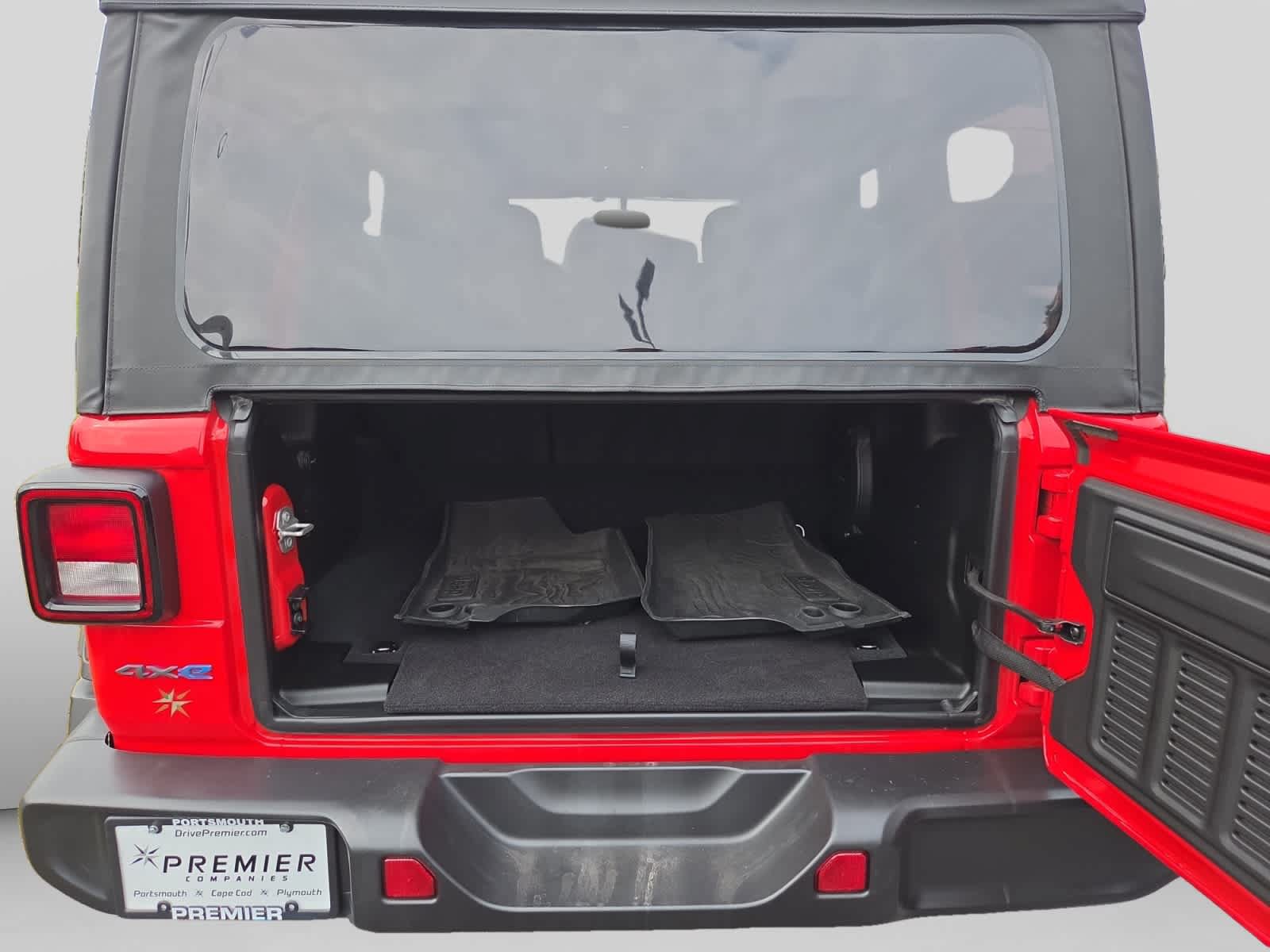 Used 2023 Jeep Wrangler Unlimited AWD/4WD image 21