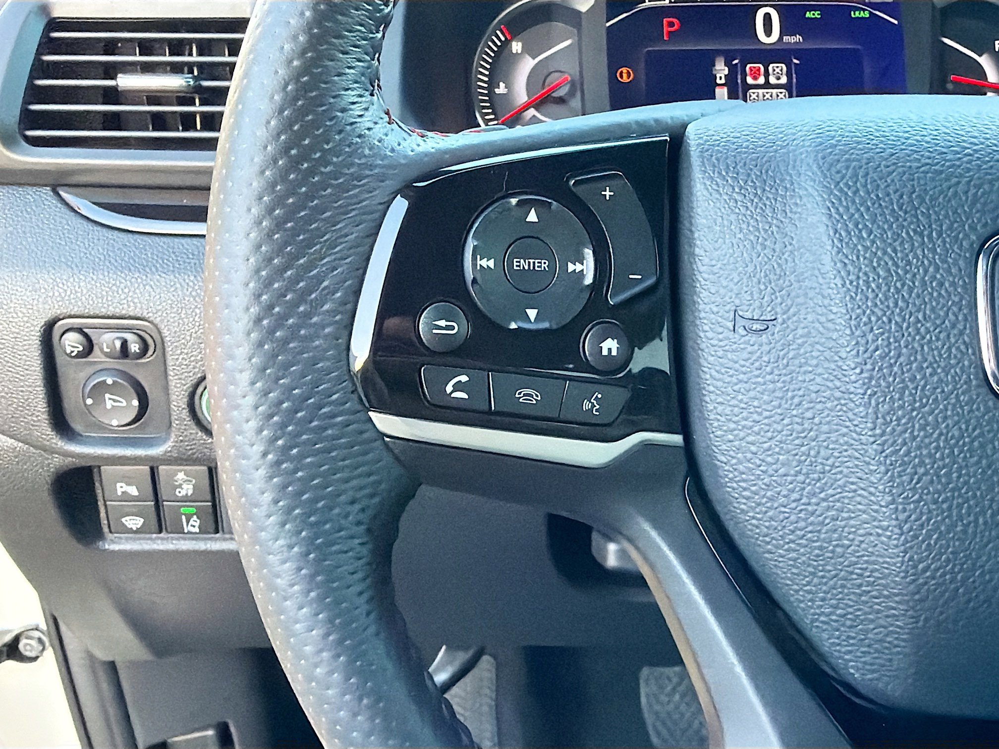 Used 2025 Honda Passport Black Edition image 37