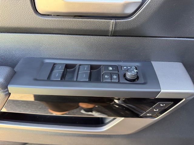 Used 2025 Toyota Tundra Limited AWD/4WD image 9
