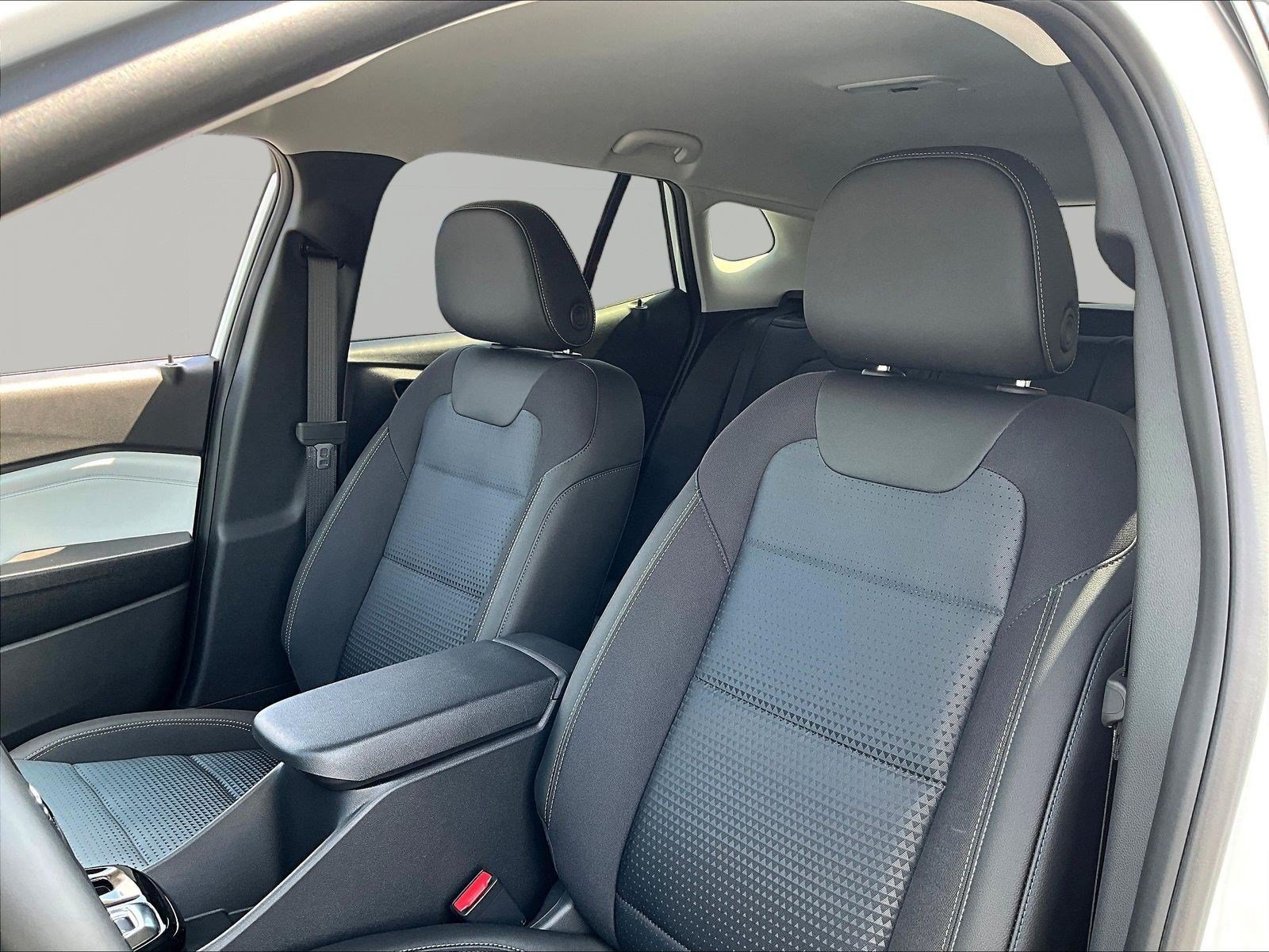 New 2026 Chevrolet Trax LT w/ Driver Confidence Package FWD image 17
