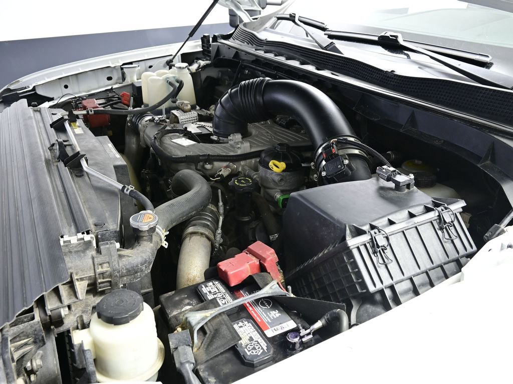 Used 2019 Nissan Titan SV w/ SV Convenience Package image 22