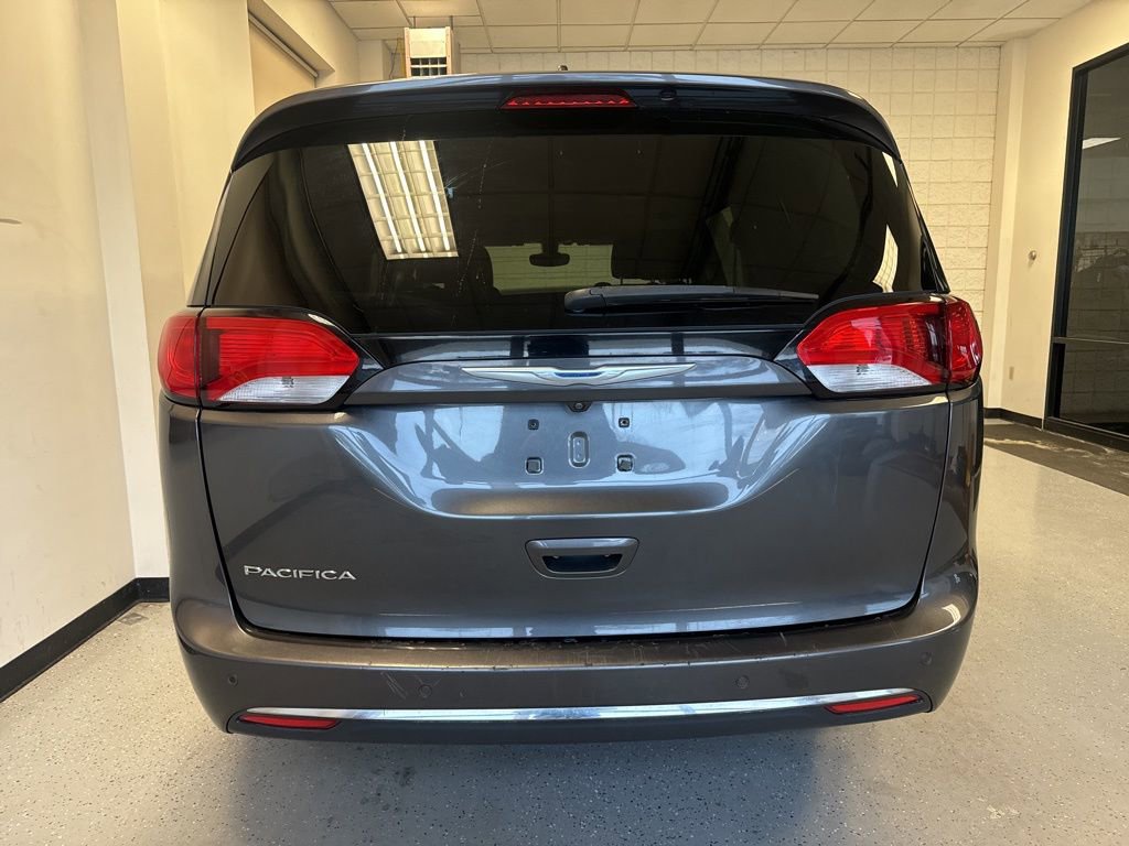 Used 2017 Chrysler Pacifica Touring-L Plus FWD image 47
