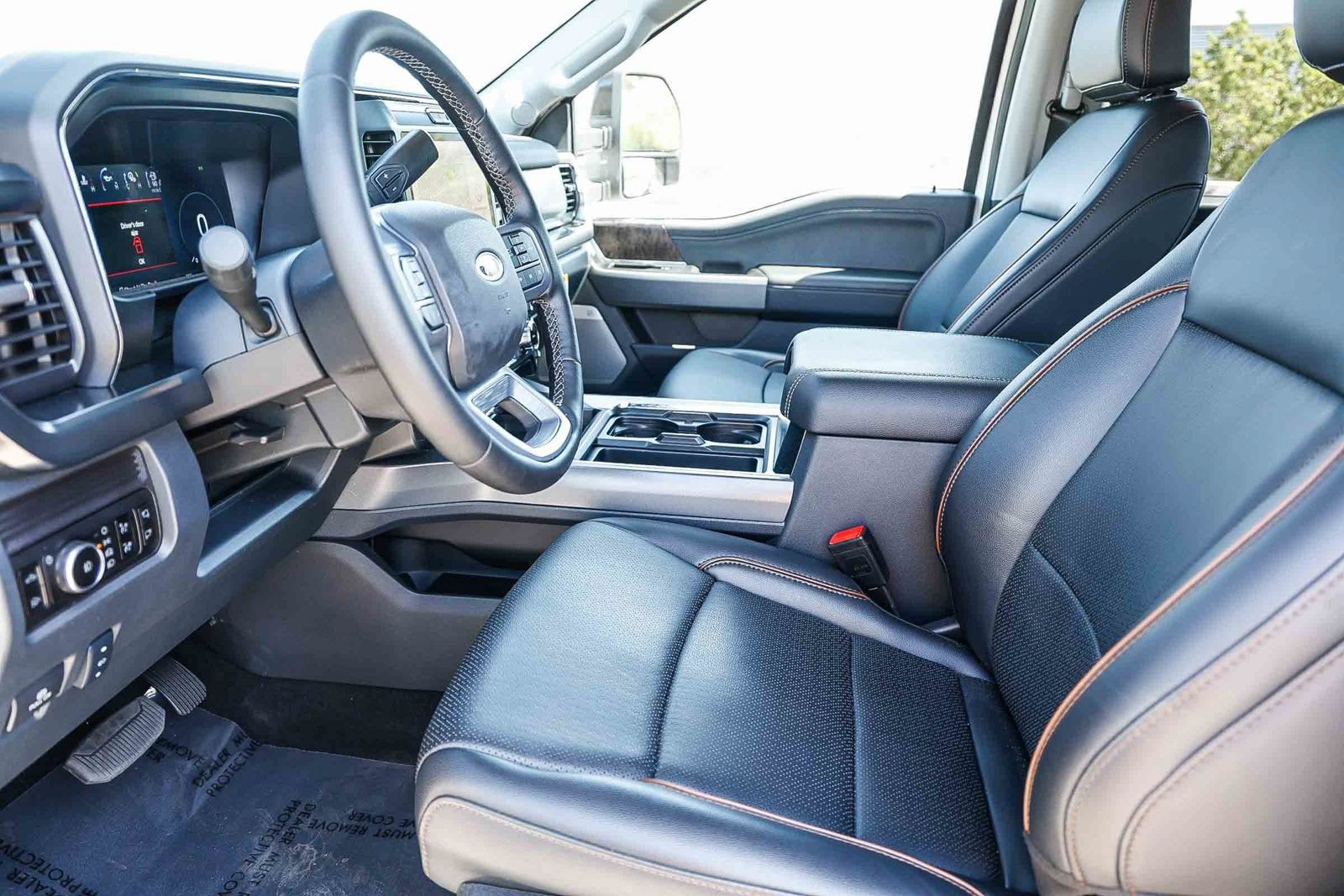 Used 2025 Ford F350 Lariat w/ Black Appearance Package AWD/4WD image 18