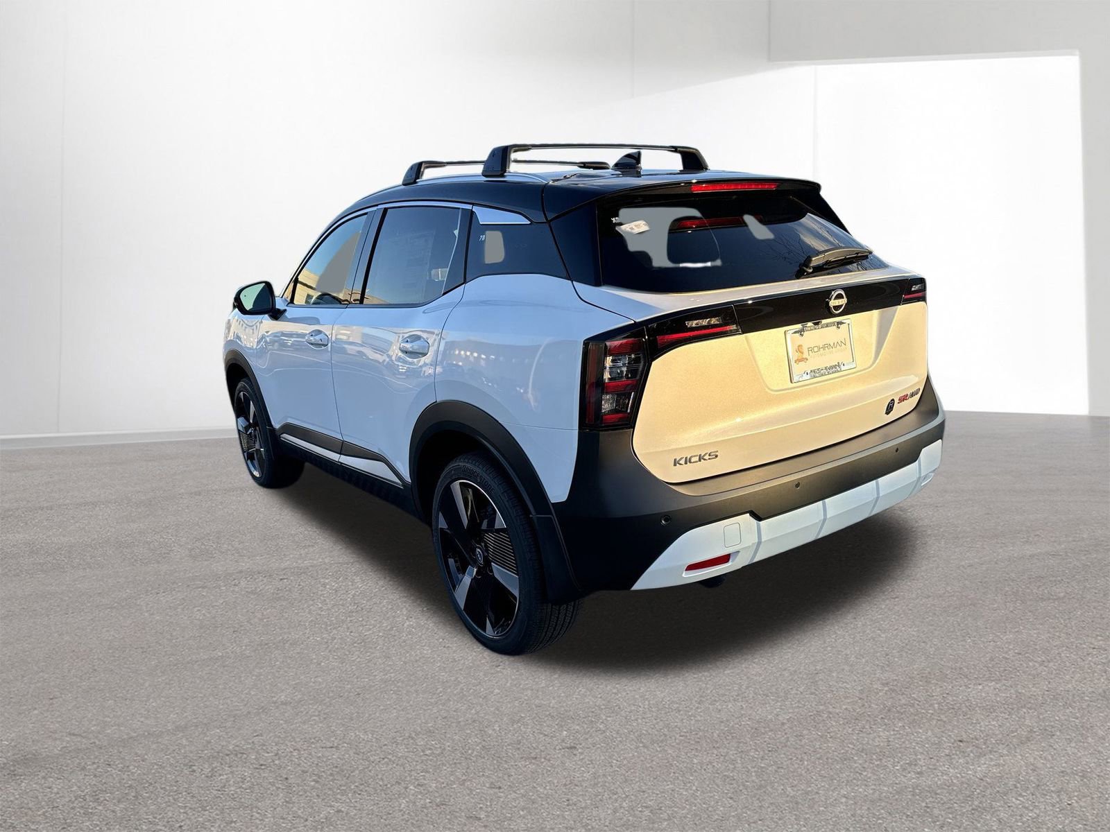 New 2026 Nissan Kicks SR w/ Cold Weather Package image 31